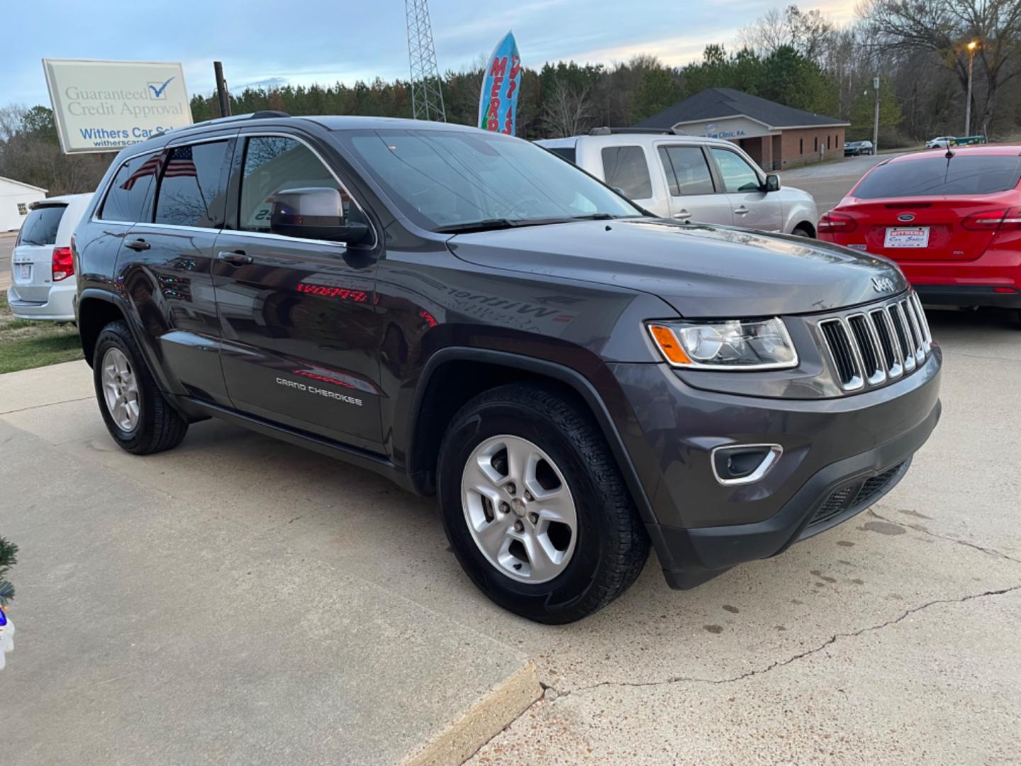 2015 GRAY /Gray Jeep Grand Cherokee (1C4RJEAG3FC) , Auto transmission, located at 204 Hwy. 16 East, Carthage, MS, 39051, (601) 267-7277, 0.000000, 0.000000 - Photo#1